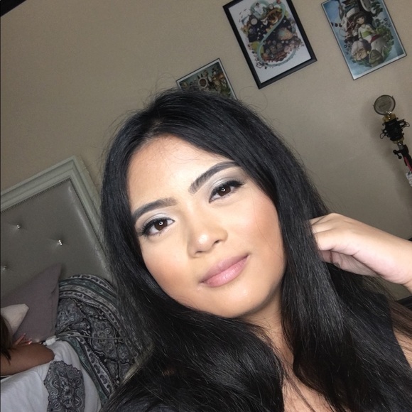 Meet your Posher, Roselle - Picture 3 of 8